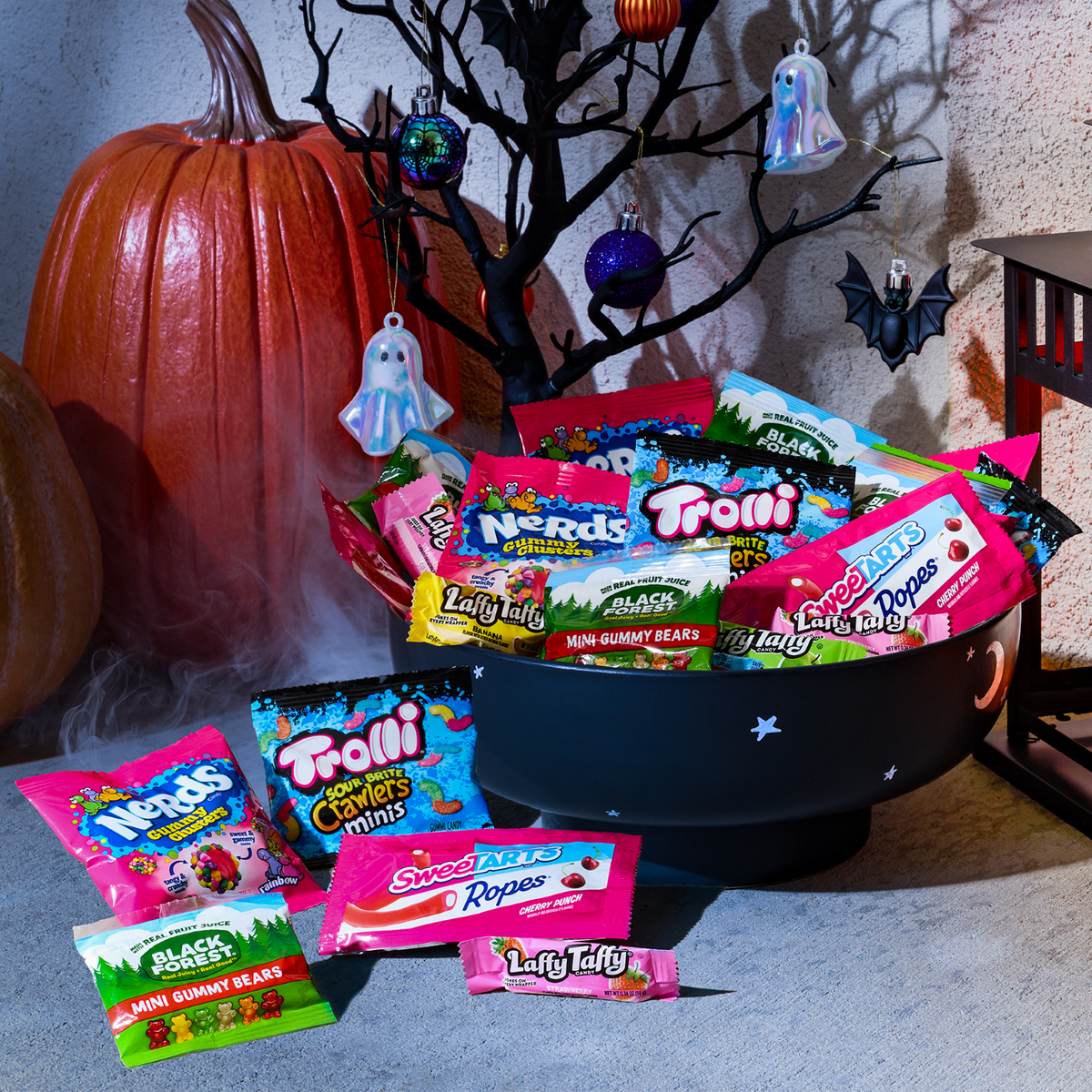 Nerds Fruity Chewy Halloween Trick-or-Treat Variety Bag, NERDS Gummy Clusters, SweeTARTS, Trolli, Laffy Taffy, and Black Forest, 30.2 oz, 90 Count