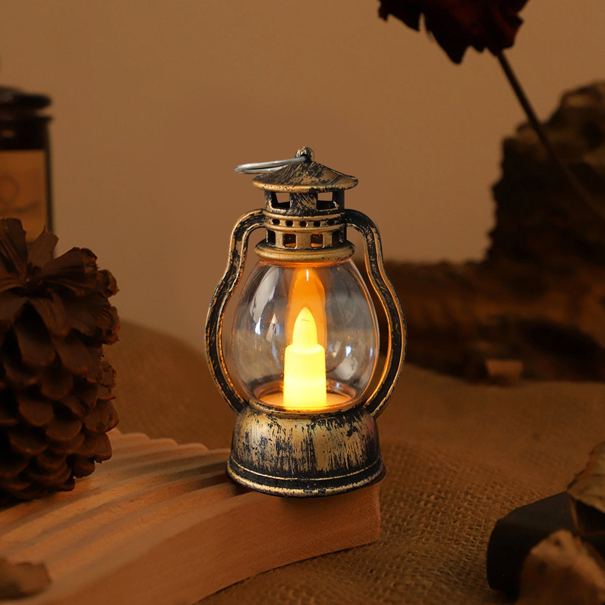 Harlier Vintage Design Plastic Mini Lantern, Tables Centerpieces LED Simulation Candle, 3.6 Inch Small Hanging Lantern, Lanterns Decorative for Wedding Centerpiece Tables (Gold)